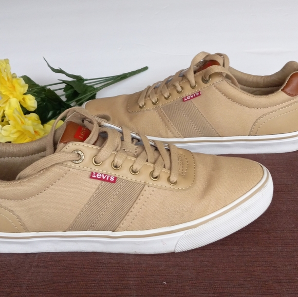 Levi's Shoes - Picture 2 of 7
